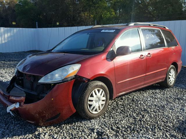 5TDZK23C67S077028 - 2007 TOYOTA SIENNA CE BURGUNDY photo 2