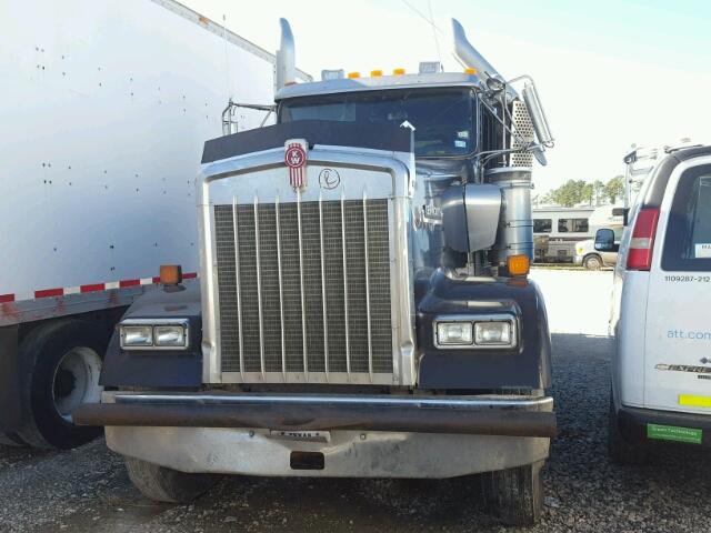 1XKWD49X9AJ265795 - 2010 KENWORTH CONSTRUCTI BLACK photo 2