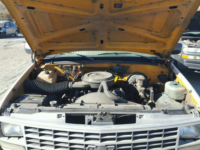 1GTFC24H8KZ529112 - 1989 GMC SIERRA C25 WHITE photo 7