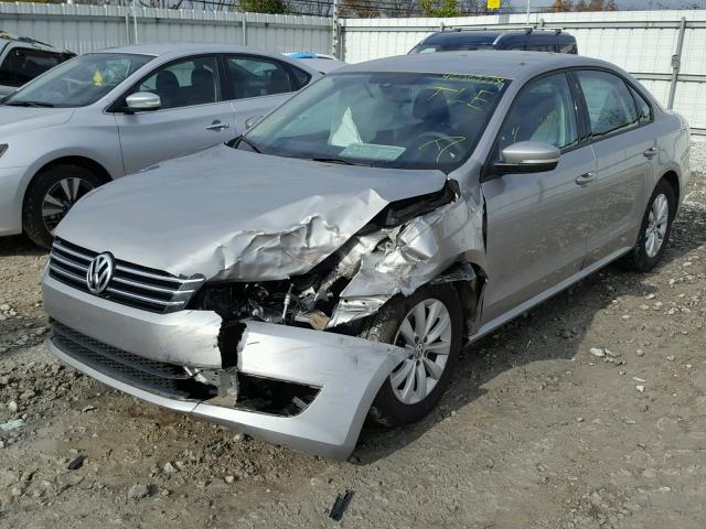 1VWAP7A37DC148553 - 2013 VOLKSWAGEN PASSAT S Silber Foto 2
