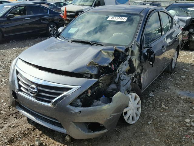 3N1CN7AP6HL847738 - 2017 NISSAN VERSA S GRAY photo 2