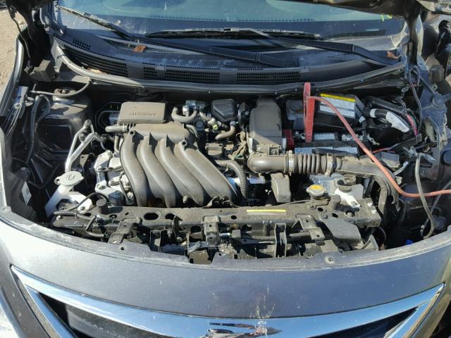 3N1CN7AP6HL847738 - 2017 NISSAN VERSA S GRAY photo 7