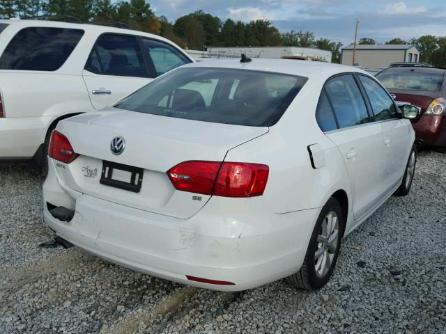 3VWD17AJ8EM293873 - 2014 VOLKSWAGEN JETTA SE WHITE photo 4