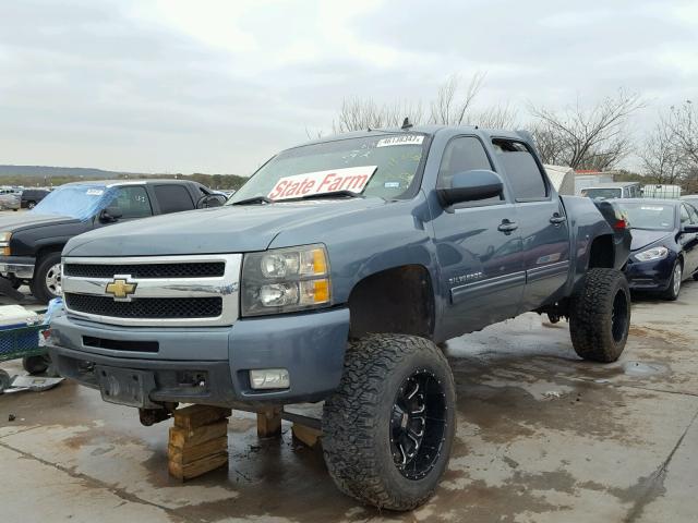 3GCPKTE31BG260368 - 2011 CHEVROLET SILVERADO BLUE photo 2