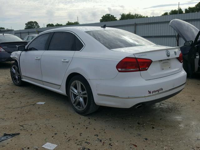 1VWCN7A37DC032865 - 2013 VOLKSWAGEN PASSAT SEL WHITE photo 3