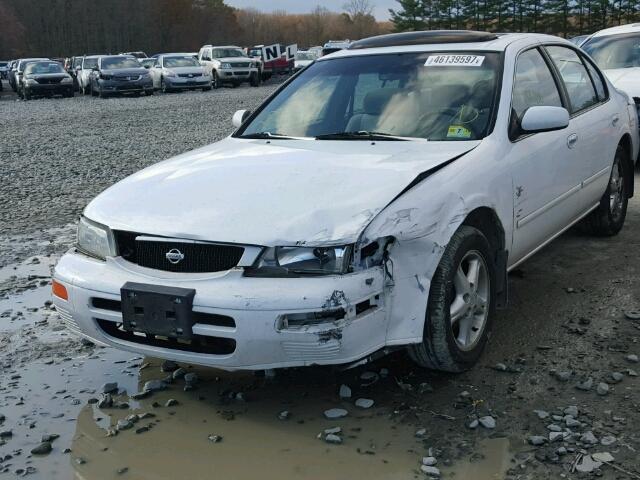 JN1CA21D9TT178177 - 1996 NISSAN MAXIMA GLE WHITE photo 2