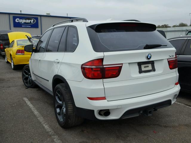 5UXZV4C59BL414949 - 2011 BMW X5 WHITE photo 3