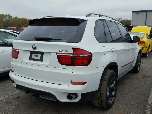 5UXZV4C59BL414949 - 2011 BMW X5 WHITE photo 4