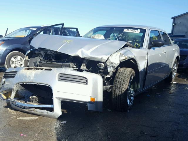 2C3KA43R47H680714 - 2007 CHRYSLER 300 SILVER photo 2