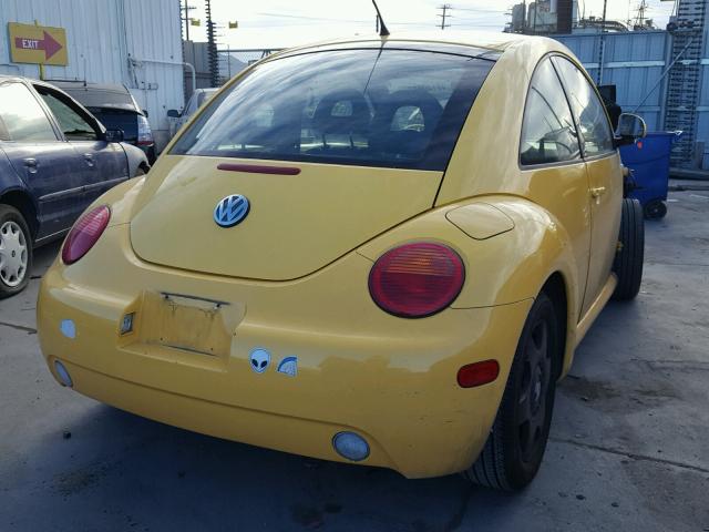 3VWCD21C2YM480845 - 2000 VOLKSWAGEN NEW BEETLE 黄色 照片 4