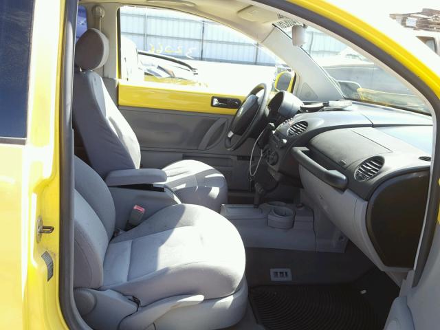 3VWCD31C64M405324 - 2004 VOLKSWAGEN NEW BEETLE Sarı foto 5