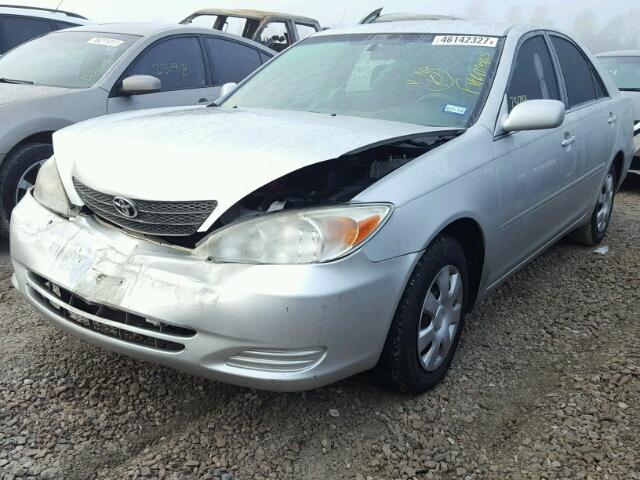 4T1BE32KX3U704502 - 2003 TOYOTA CAMRY LE SILVER photo 2