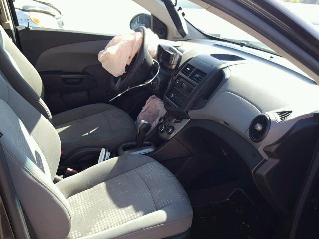1G1JA5SG3D4239414 - 2013 CHEVROLET SONIC LS GRAY photo 5