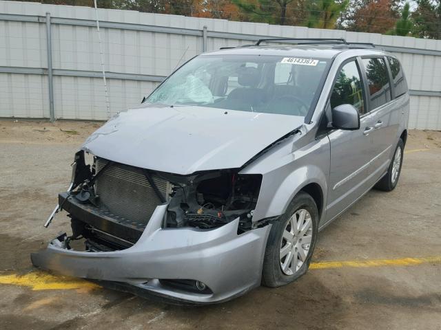 2C4RC1BG3FR720843 - 2015 CHRYSLER TOWN & COU SILVER photo 2