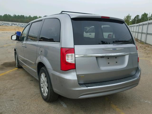 2C4RC1BG3FR720843 - 2015 CHRYSLER TOWN & COU SILVER photo 3