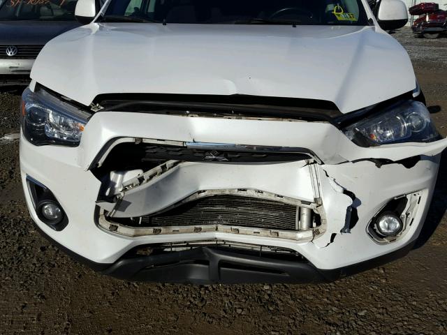 4A4AP3AU1EE028766 - 2014 MITSUBISHI OUTLANDER WHITE photo 9