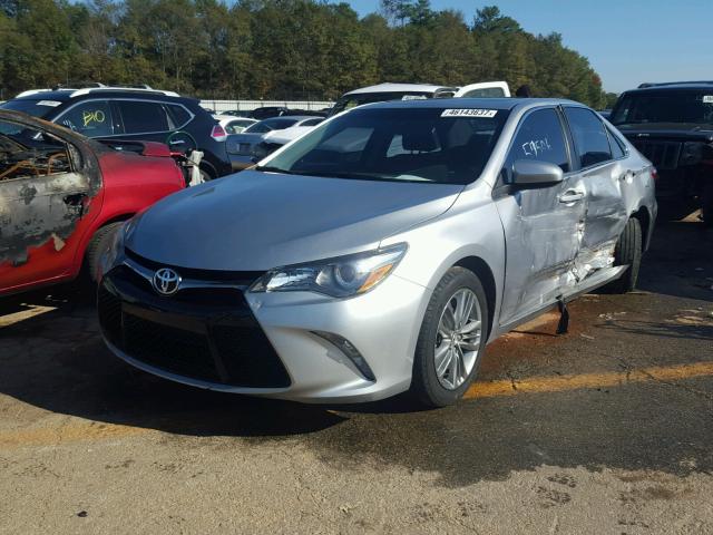 4T1BF1FK5GU128481 - 2016 TOYOTA CAMRY LE SILVER photo 2