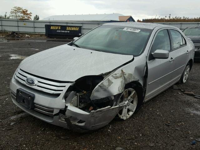 3FAHP07159R162111 - 2009 FORD FUSION SE SILVER photo 2