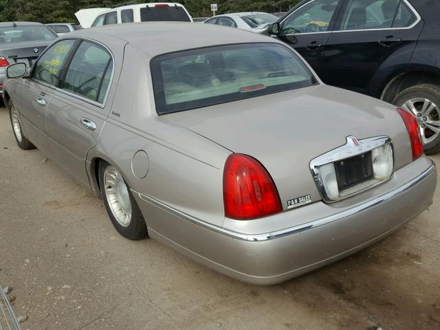 1LNHM81W2YY918480 - 2000 LINCOLN TOWN CAR E TAN photo 3