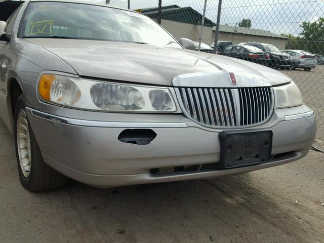 1LNHM81W2YY918480 - 2000 LINCOLN TOWN CAR E TAN photo 9