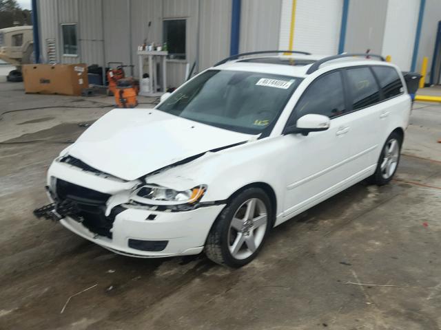 YV1MW382882402348 - 2008 VOLVO V50 WHITE photo 2