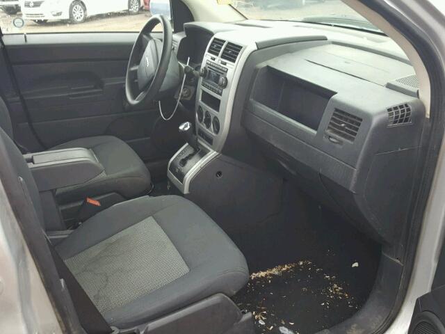 1J8FF47W38D504517 - 2008 JEEP COMPASS SP SILVER photo 5