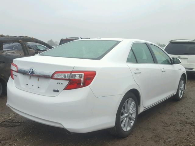 4T1BD1FK6EU110543 - 2014 TOYOTA CAMRY HYBR WHITE photo 4