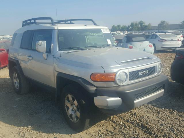 JTEBU11F270017779 - 2007 TOYOTA FJ CRUISER SILVER photo 1