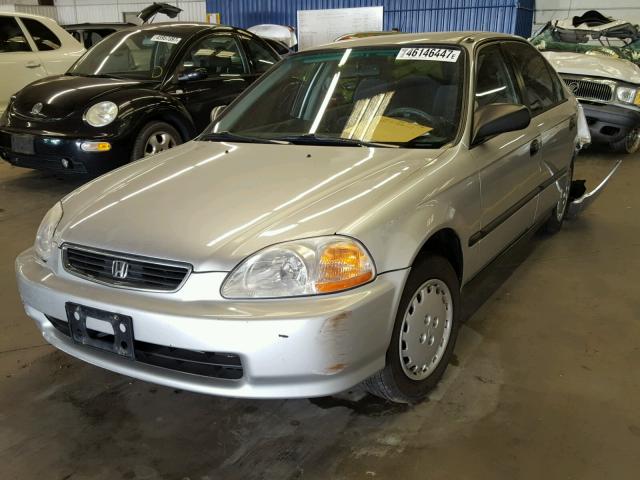 2HGEJ6626VH507441 - 1997 HONDA CIVIC DX SILVER photo 2