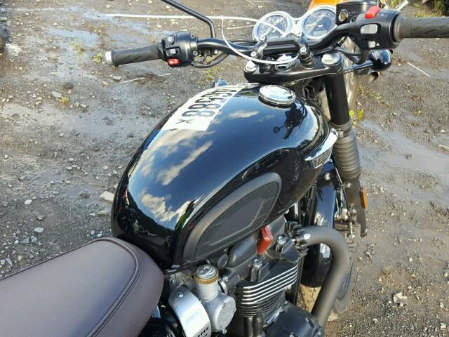 SMTD40HLXHT778743 - 2017 TRIUMPH MOTORCYCLE BONNEVILLE BLACK photo 5