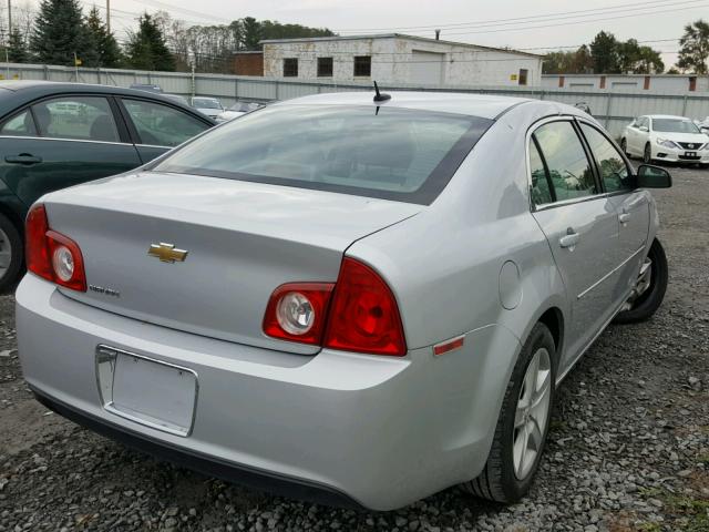 1G1ZB5E11BF175463 - 2011 CHEVROLET MALIBU LS فضي صورة 4