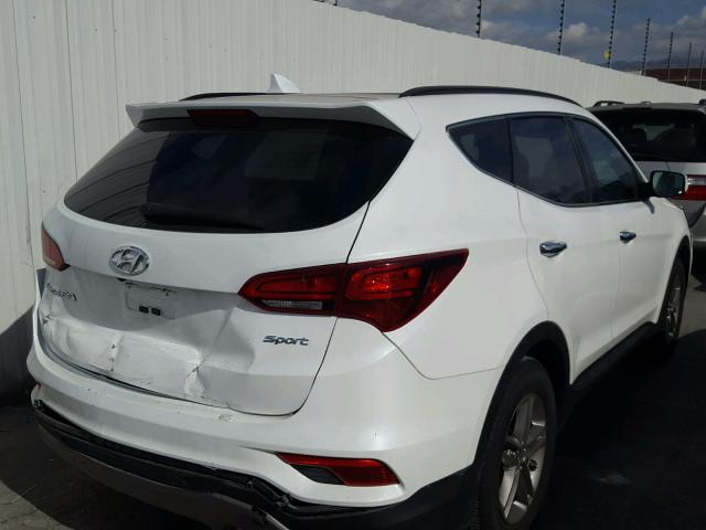 5XYZU3LB2HG387697 - 2017 HYUNDAI SANTA FE S WHITE photo 4