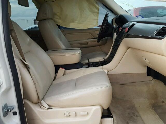 1GYFK66817R210899 - 2007 CADILLAC ESCALADE E WHITE photo 5