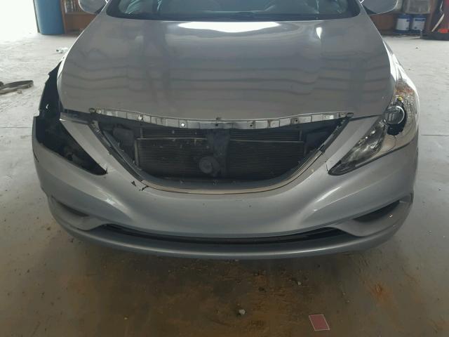 5NPEB4ACXDH536088 - 2013 HYUNDAI SONATA GLS SILVER photo 9