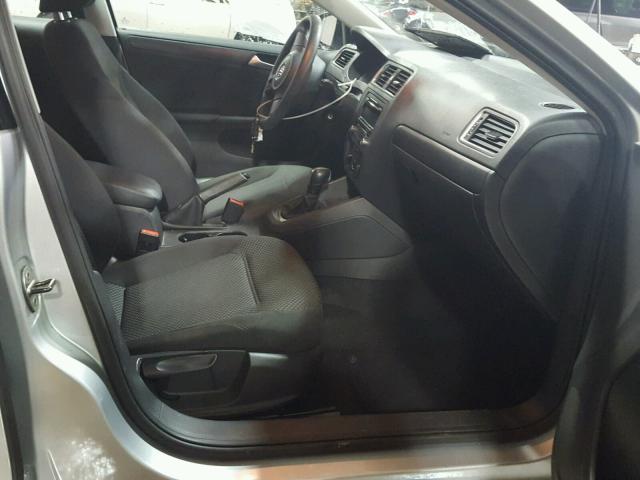 3VW2K7AJ3EM217482 - 2014 VOLKSWAGEN JETTA BASE SILVER photo 5