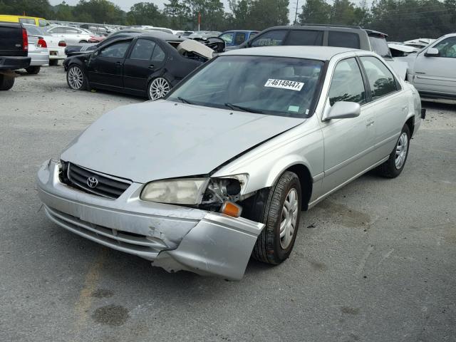 JT2BG22K510573677 - 2001 TOYOTA CAMRY CE SILVER photo 2