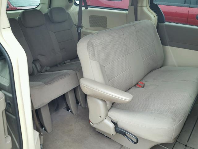 2A8HR44H28R708339 - 2008 CHRYSLER TOWN & COU GOLD photo 6