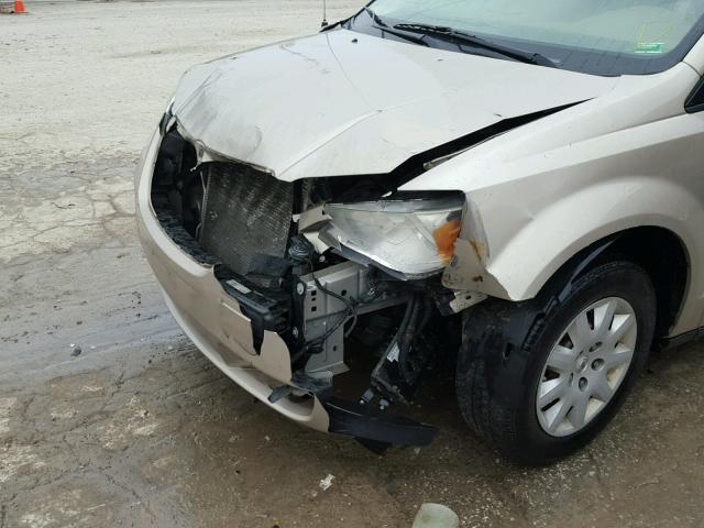 2A8HR44H28R708339 - 2008 CHRYSLER TOWN & COU GOLD photo 9