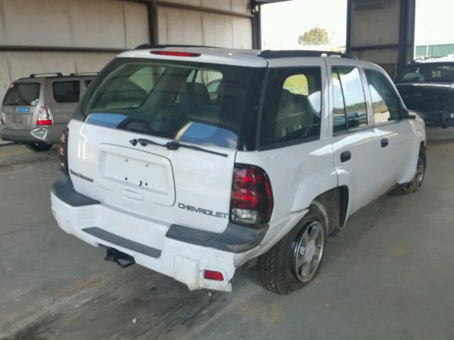 1GNDS13S742277437 - 2004 CHEVROLET TRAILBLAZE WHITE photo 4