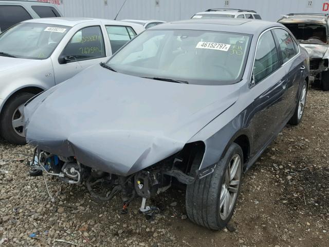 1VWBM7A3XDC018263 - 2013 VOLKSWAGEN PASSAT SE GRAY photo 2