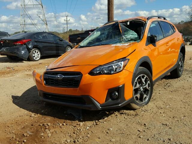 JF2GTADC7J8219915 - 2018 SUBARU CROSSTREK ORANGE photo 2