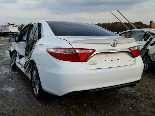 4T1BF1FKXFU096447 - 2015 TOYOTA CAMRY LE WHITE photo 3