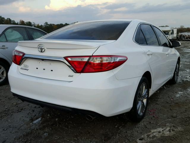 4T1BF1FKXFU096447 - 2015 TOYOTA CAMRY LE WHITE photo 4