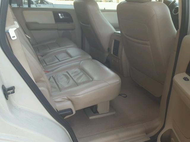 1FMFU19516LA30971 - 2006 FORD EXPEDITION WHITE photo 6