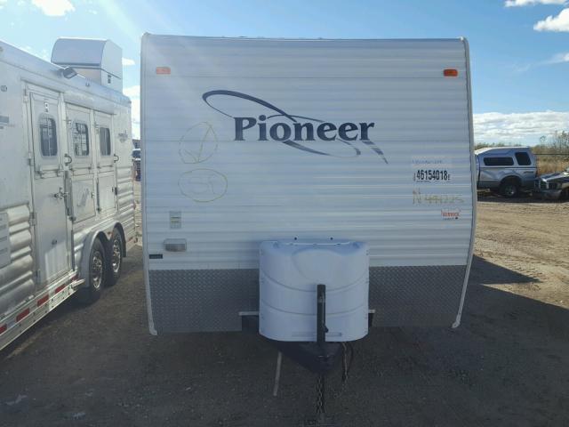 1EB1B242162494225 - 2006 FLEETWOOD PIONEER  WHITE photo 2