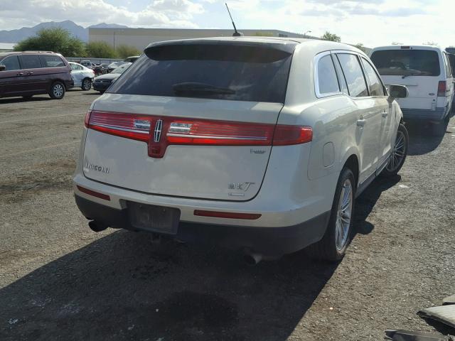 2LMHJ5AT5EBL56939 - 2014 LINCOLN MKT CREAM photo 4