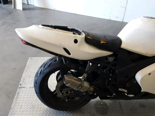 JS1VT52A732100227 - 2003 SUZUKI TL1000 R WHITE photo 6