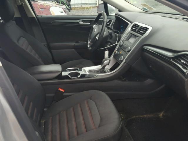 3FA6P0H71DR301587 - 2013 FORD FUSION SE SILVER photo 5