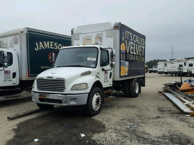 1FVACWCS47HY35255 - 2007 FREIGHTLINER M2 WHITE photo 2