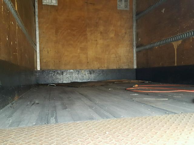 1FVACWCS47HY35255 - 2007 FREIGHTLINER M2 WHITE photo 6